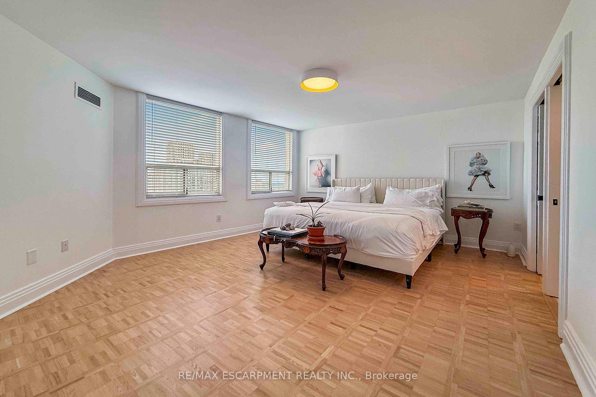 Photo 19 of Unit 2804, 3650 Kaneff Crescent, Mississauga, Mississauga Valleys — HOMEH