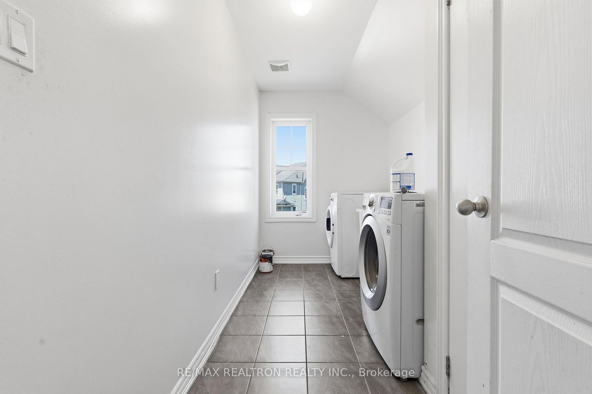 Photo 15 of 214 Irwin Street, Shelburne — HOMEH