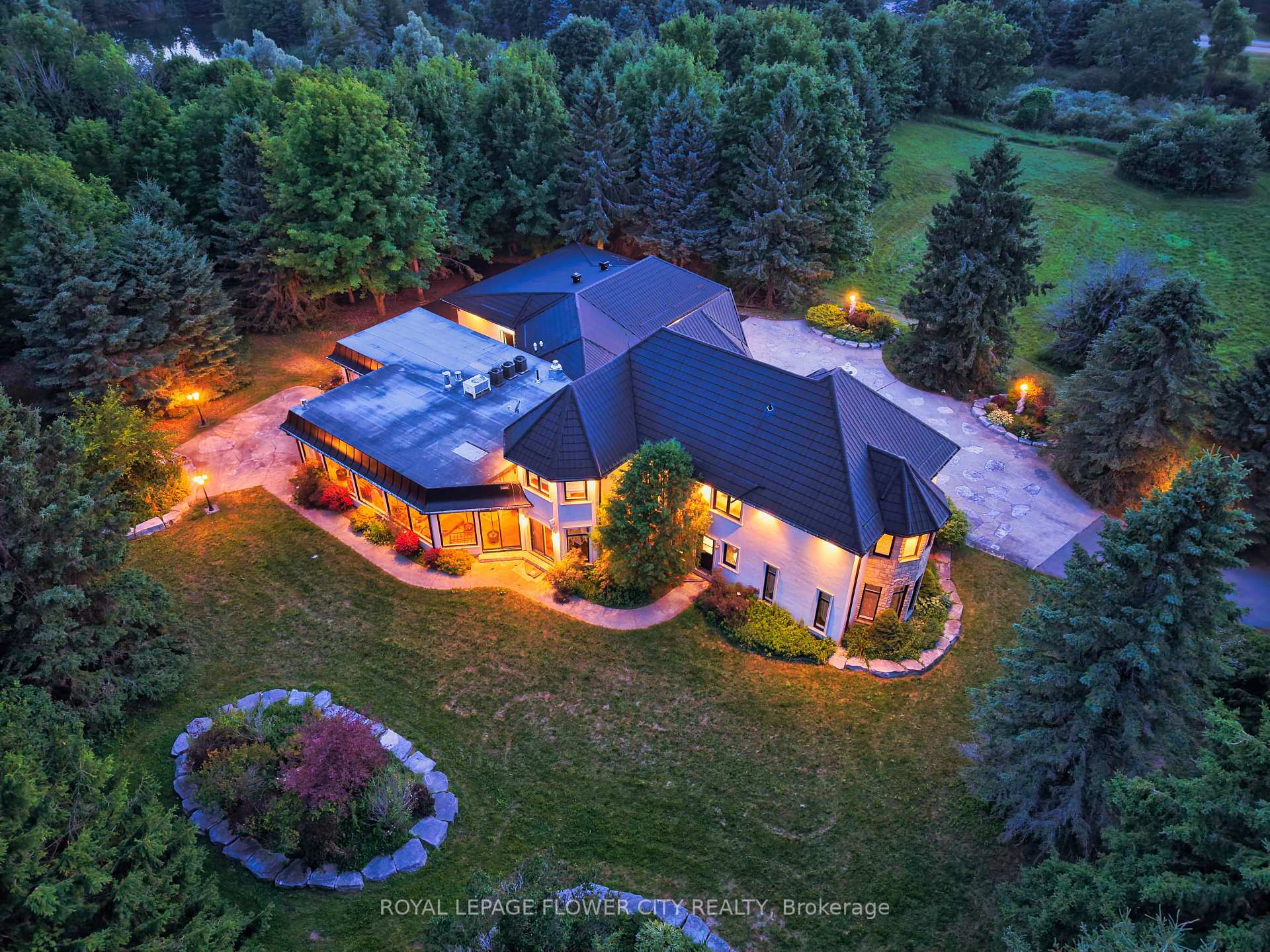Photo 2 of 1 Flaherty Lane, Caledon, Rural Caledon — HOMEH