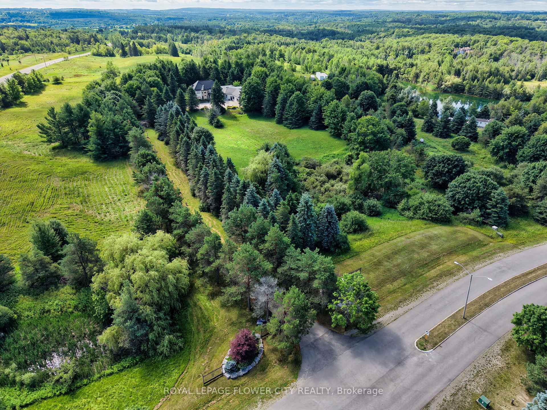 Photo 9 of 1 Flaherty Lane, Caledon, Rural Caledon — HOMEH