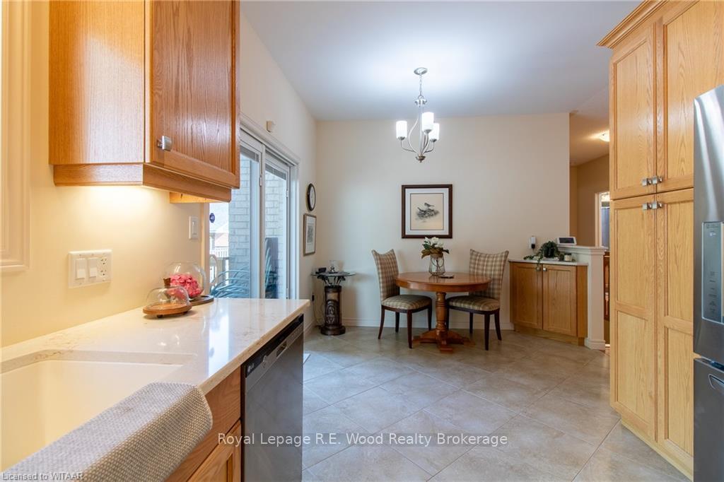 Photo 12 of 6 Esseltine Drive, Tillsonburg — HOMEH