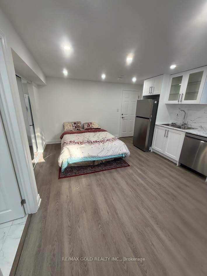 Photo 4 of 34 Toddville Road, Brampton, Bram East — HOMEH