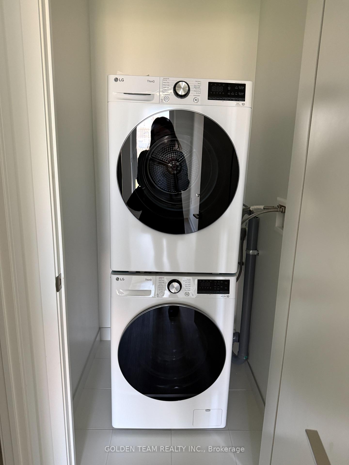 Photo 2 of Unit 1507, 10 Oak Street, Toronto, Regent Park — HOMEH