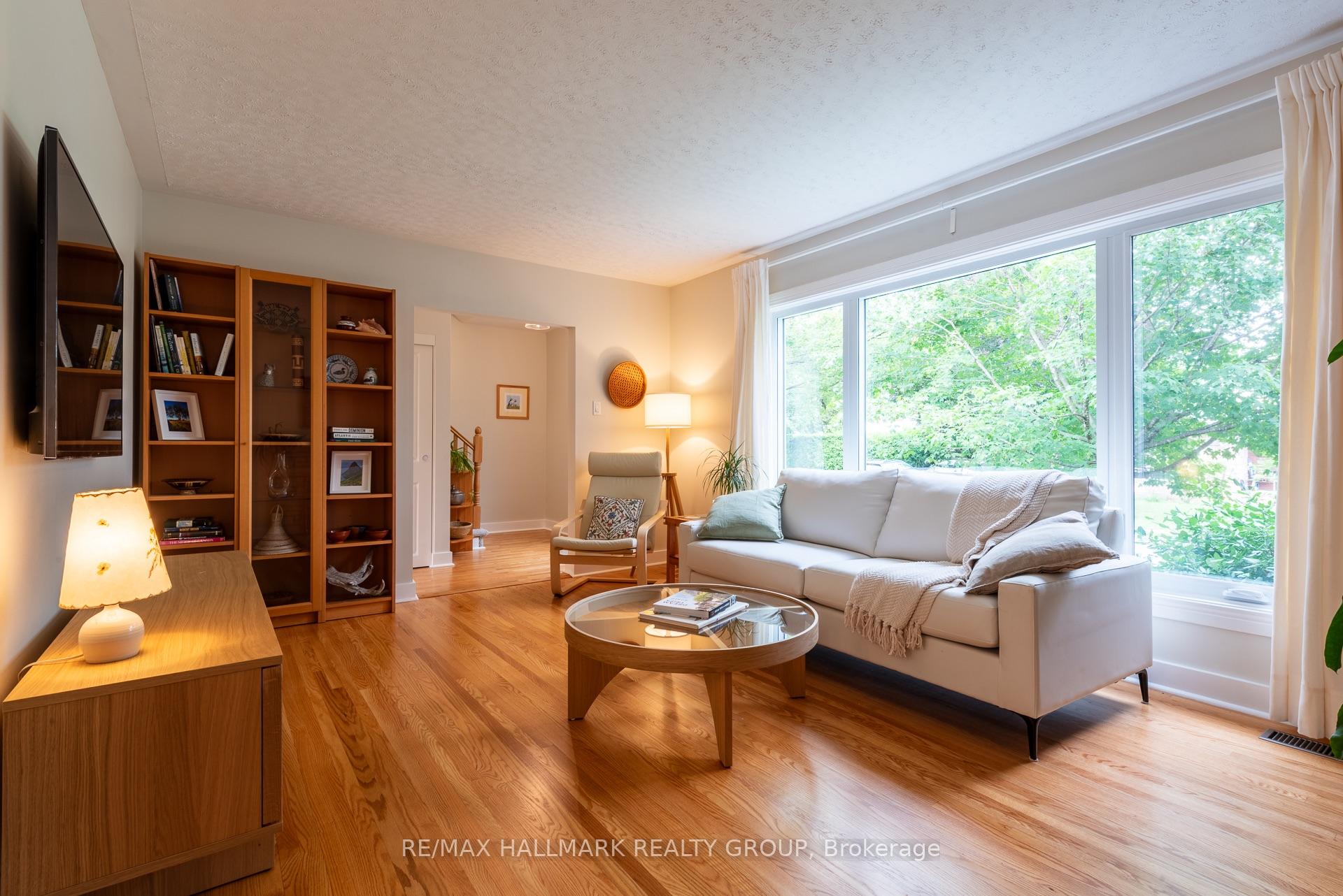 Photo 6 of 2148 Dunelm Street, Ottawa, Elmvale Acres/Urbandale — HOMEH