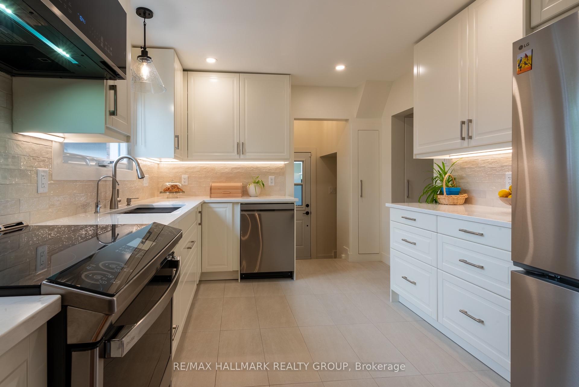 Photo 11 of 2148 Dunelm Street, Ottawa, Elmvale Acres/Urbandale — HOMEH