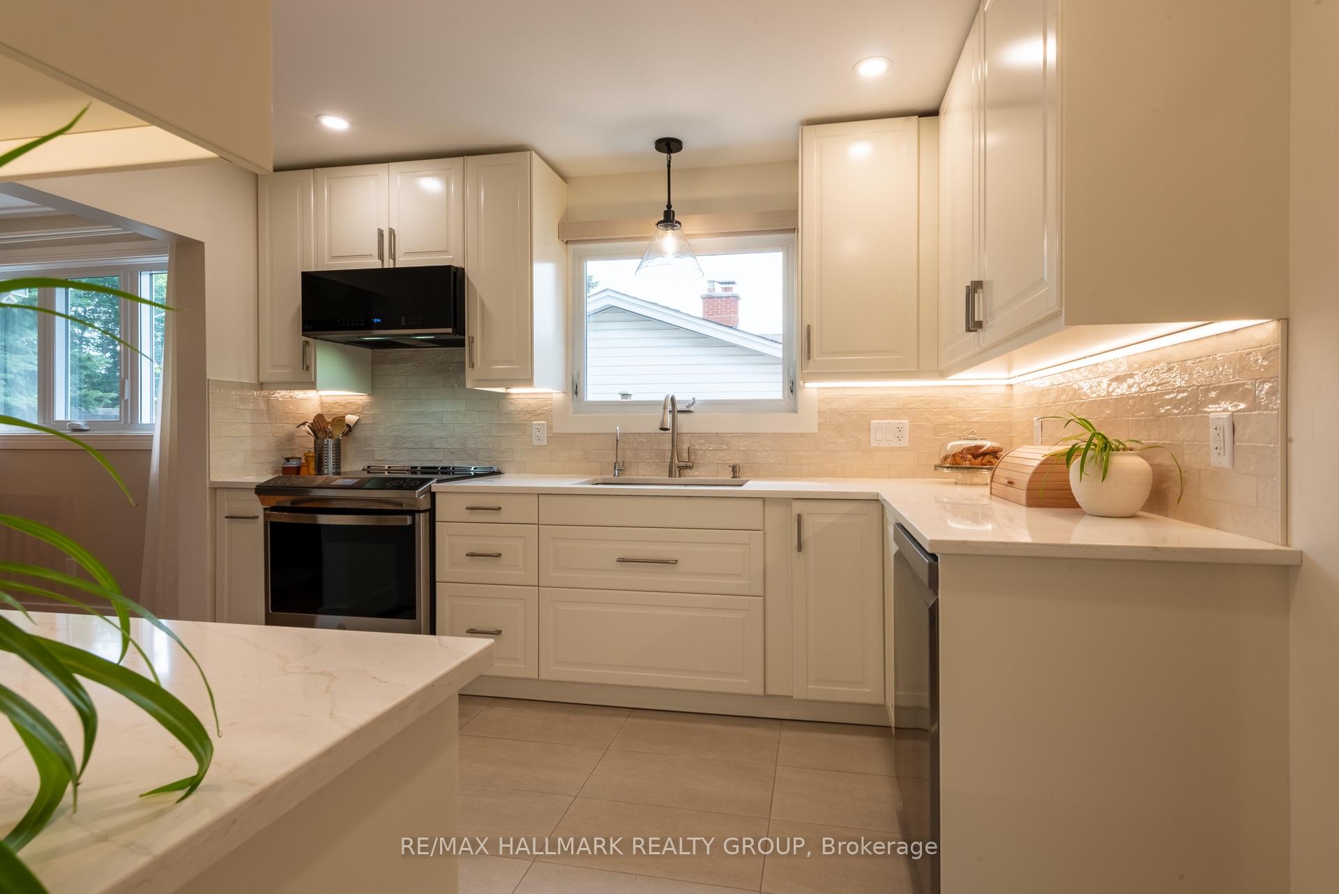 Photo 13 of 2148 Dunelm Street, Ottawa, Elmvale Acres/Urbandale — HOMEH