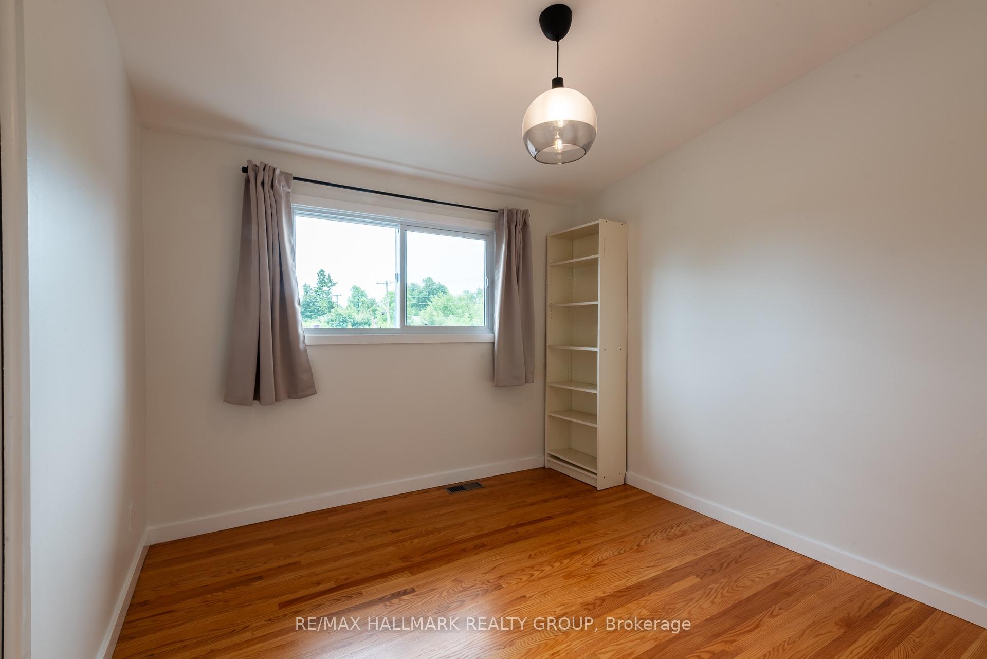 Photo 18 of 2148 Dunelm Street, Ottawa, Elmvale Acres/Urbandale — HOMEH