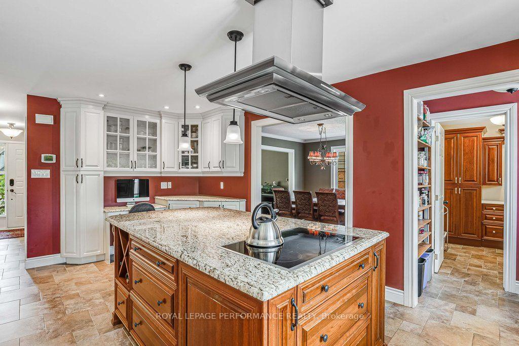 Photo 23 of 108 Condor Drive, Ottawa, Hunt Club/Western Community — HOMEH