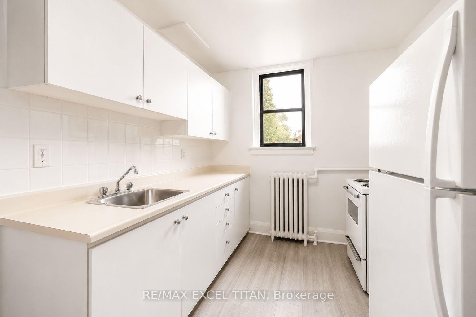 Photo 5 of Unit 65, 12 Kingston Road, Toronto, Woodbine Corridor — HOMEH