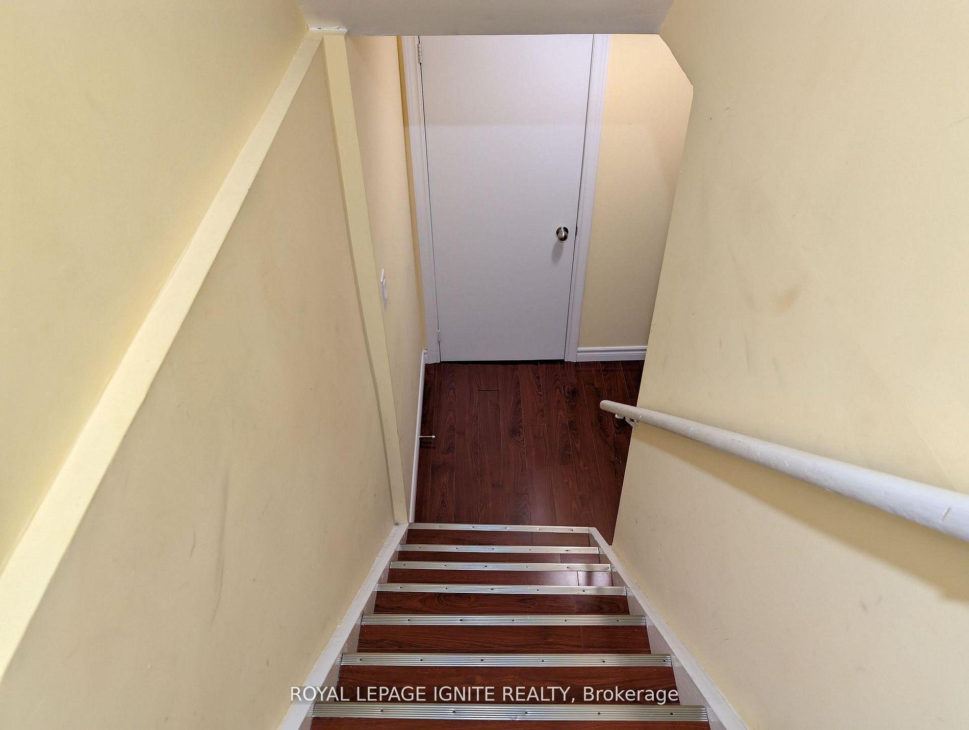 Photo 15 of 98 Chloe Crescent, Markham, Middlefield — HOMEH