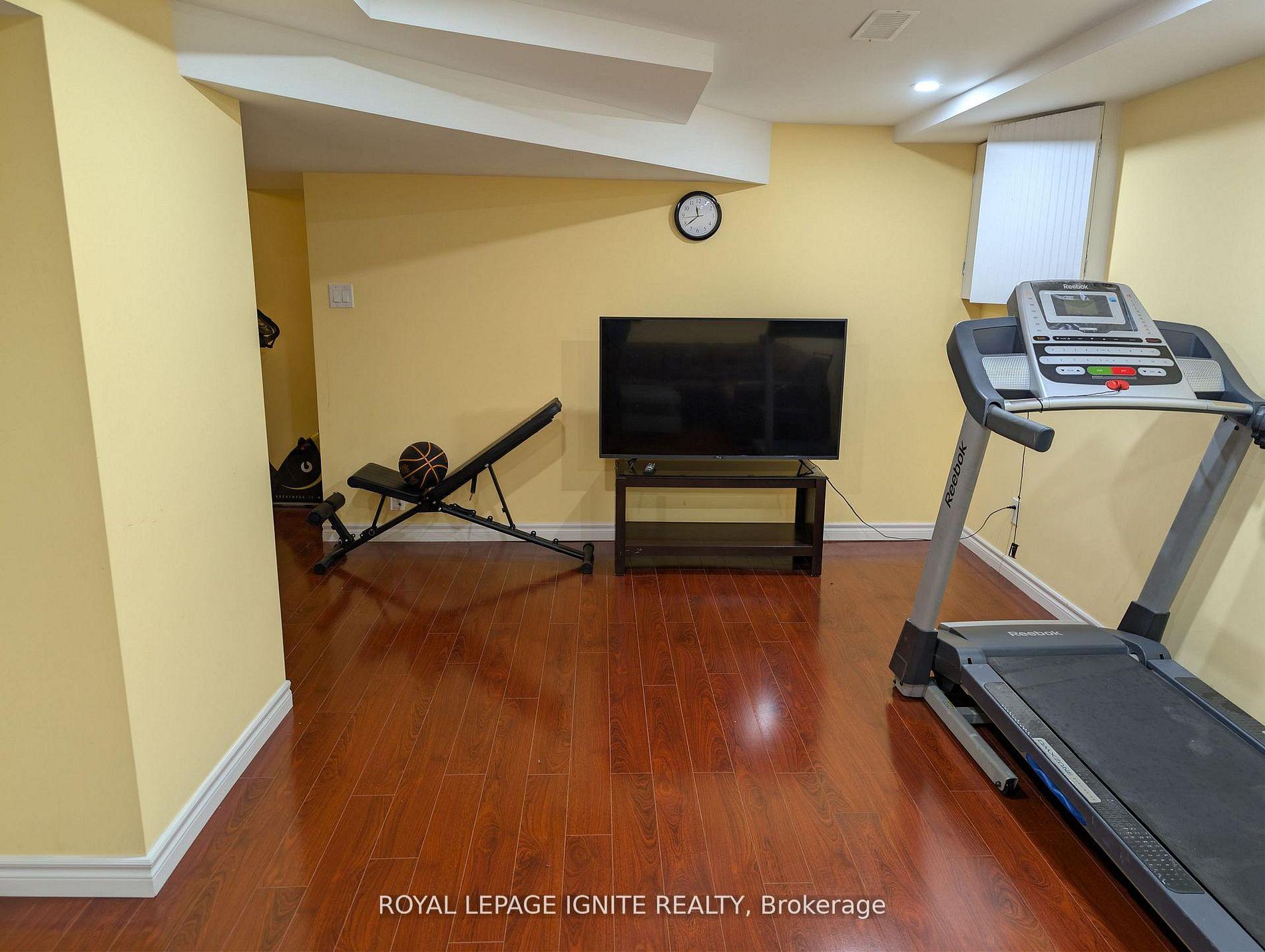 Photo 17 of 98 Chloe Crescent, Markham, Middlefield — HOMEH