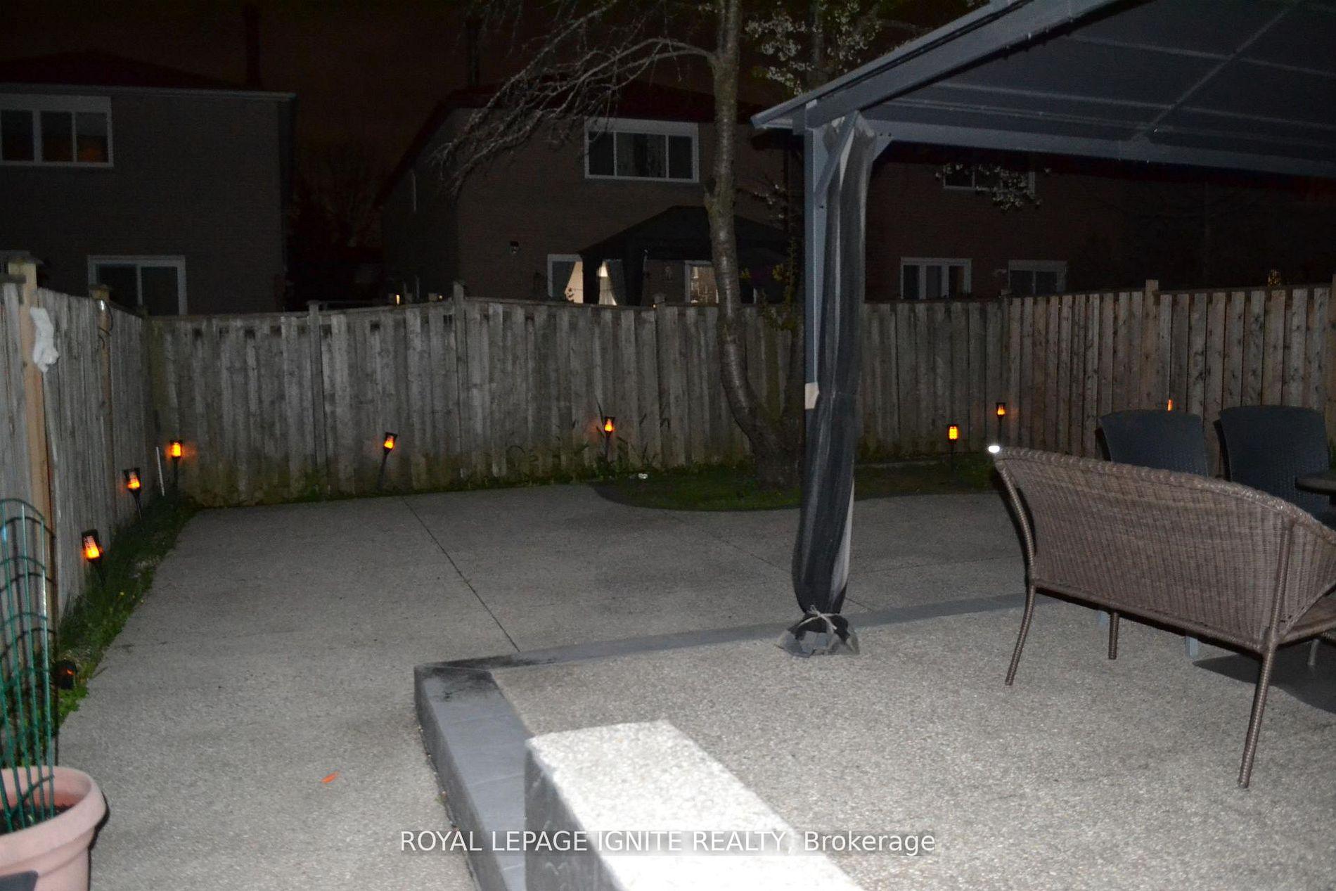 Photo 28 of 98 Chloe Crescent, Markham, Middlefield — HOMEH
