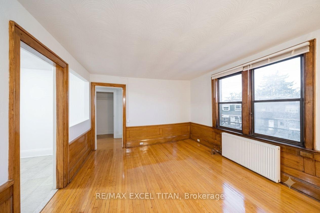 Photo 2 of Unit 22, 6 Kingston Road, Toronto, Woodbine Corridor — HOMEH