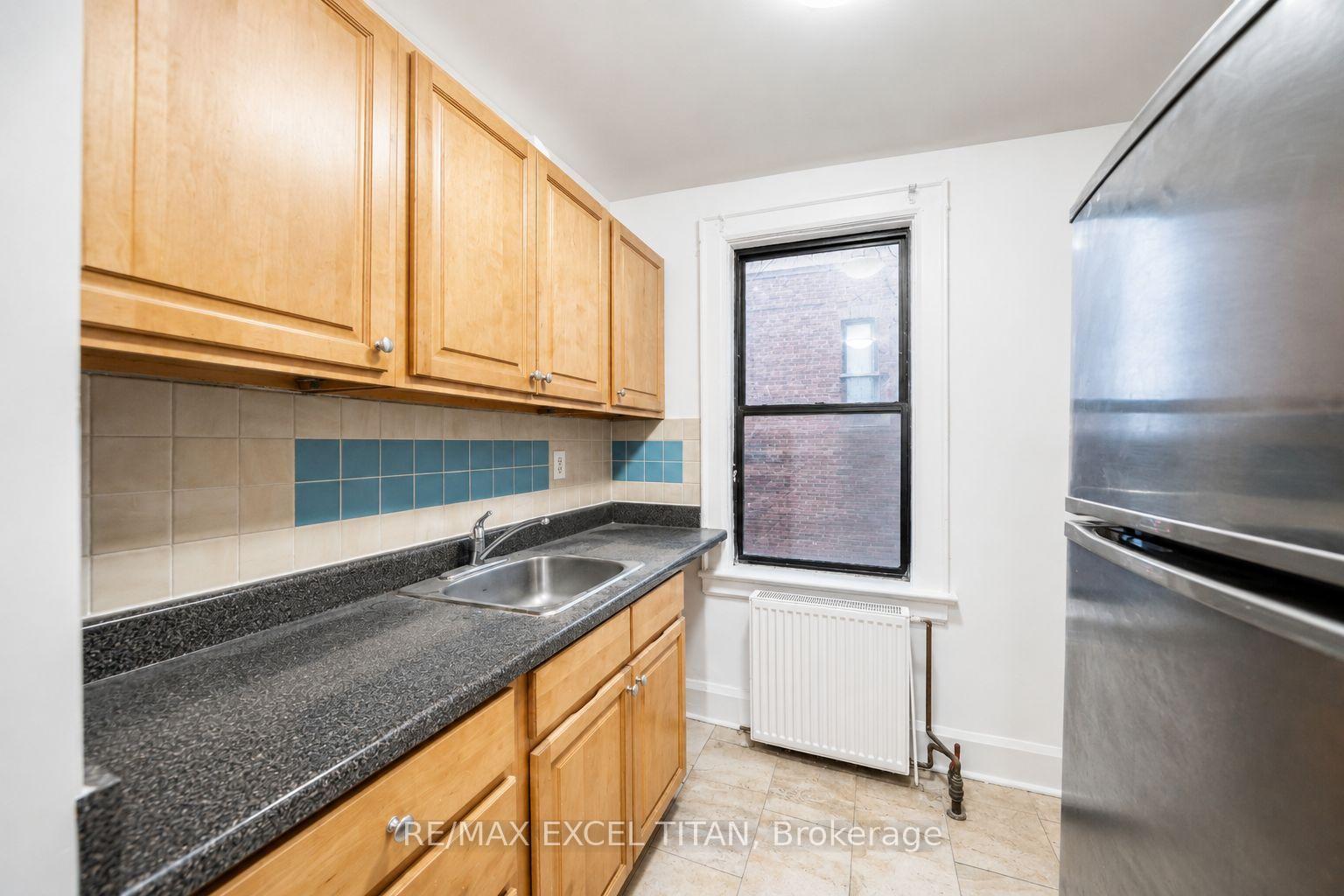 Photo 8 of Unit 22, 6 Kingston Road, Toronto, Woodbine Corridor — HOMEH