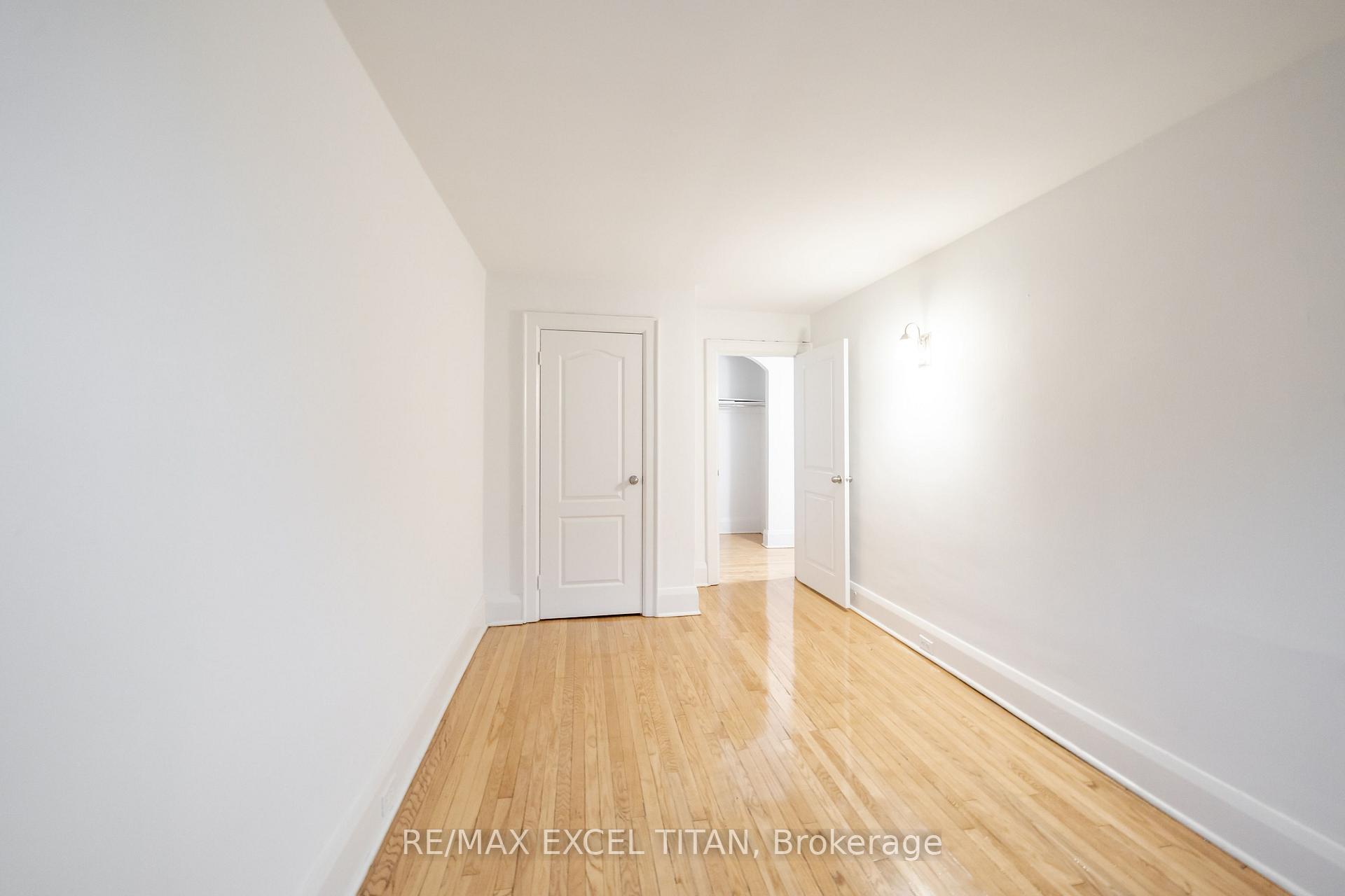 Photo 5 of Unit 23, 6 Kingston Road, Toronto, Woodbine Corridor — HOMEH