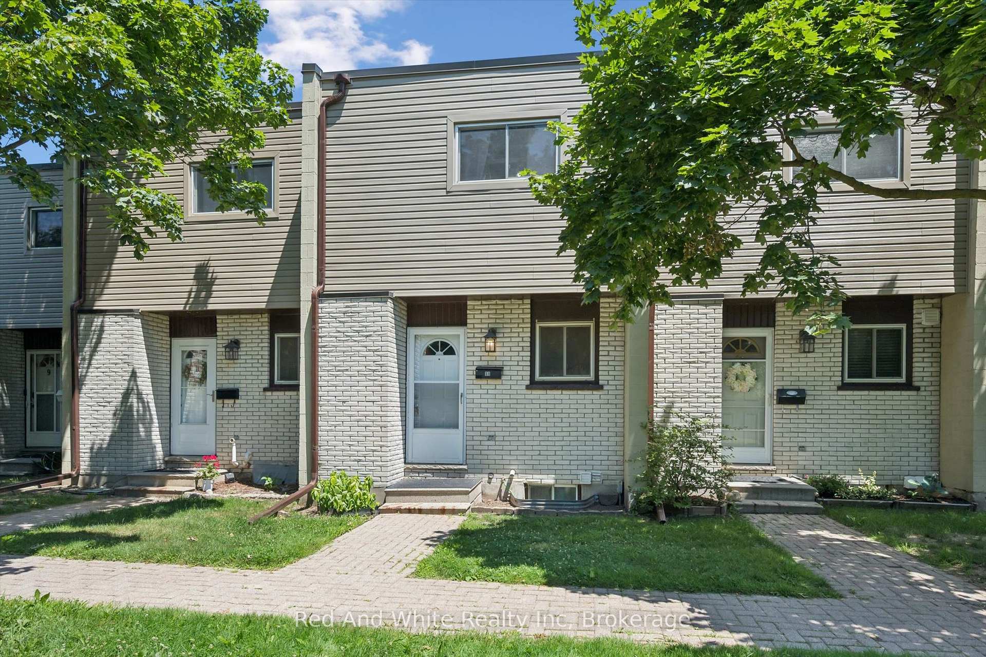 Photo 2 of Unit 11, 178 Grulke Street, Kitchener, Centreville Chicopee — HOMEH