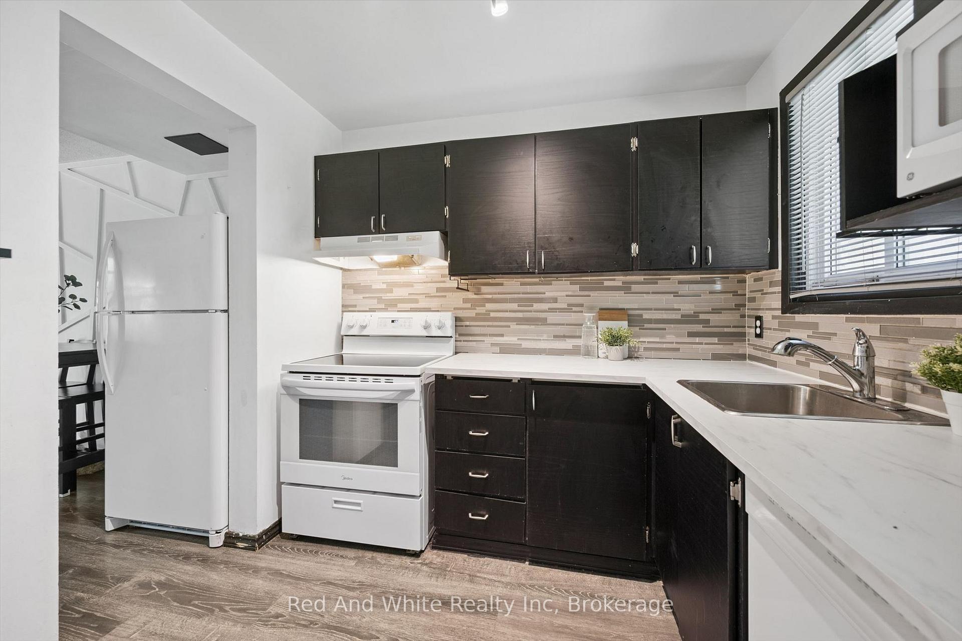 Photo 11 of Unit 11, 178 Grulke Street, Kitchener, Centreville Chicopee — HOMEH