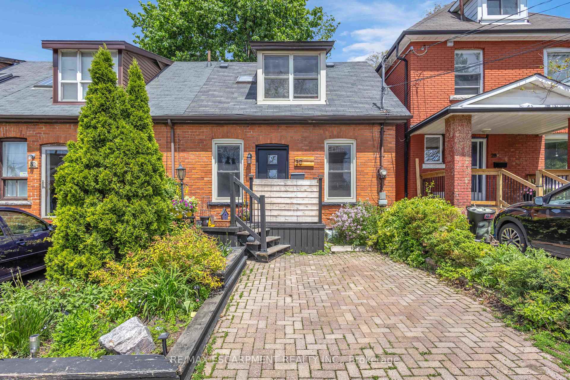 Photo 1 of 30 Sunset Avenue, Hamilton, Strathcona — HOMEH