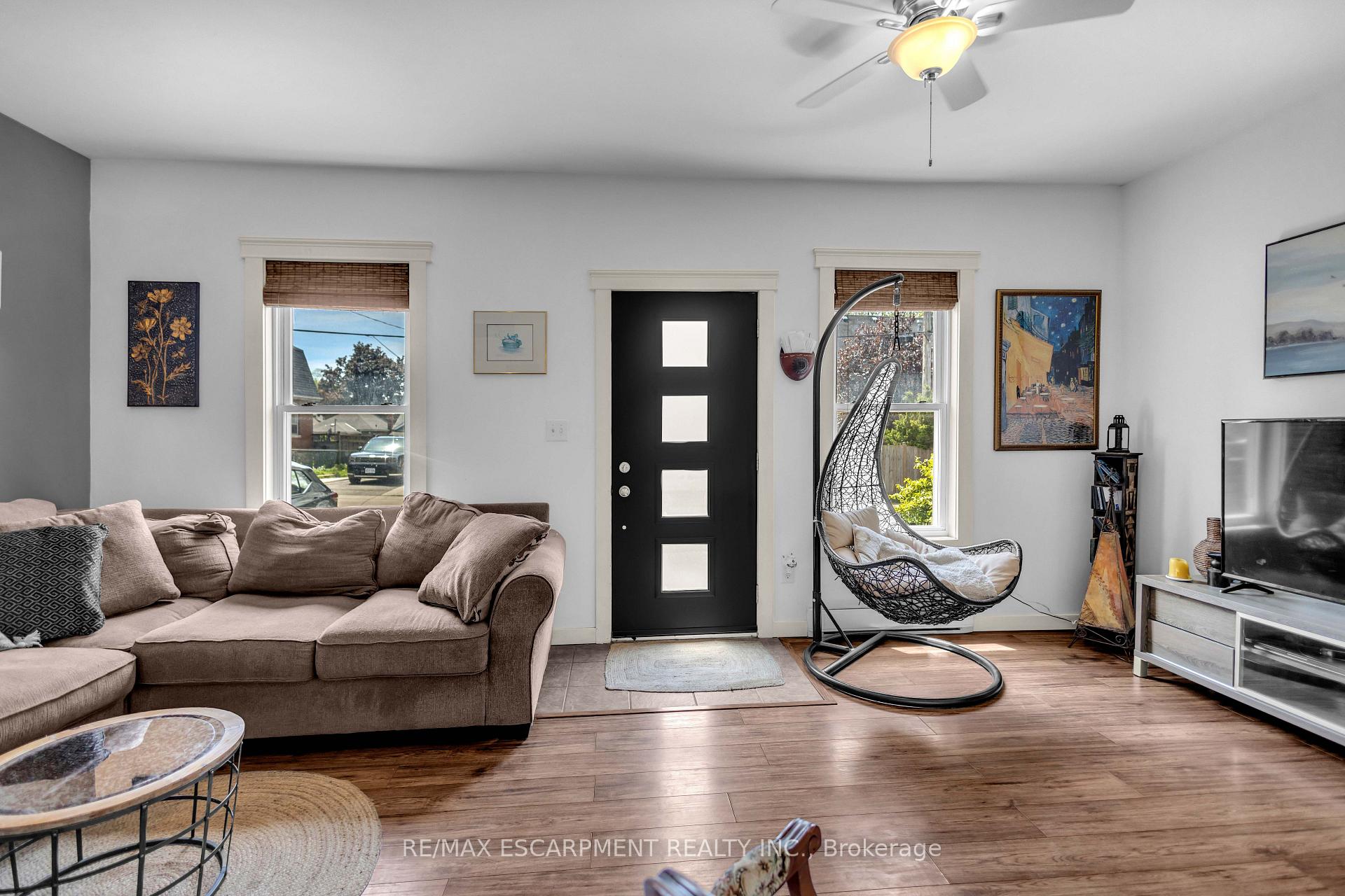Photo 6 of 30 Sunset Avenue, Hamilton, Strathcona — HOMEH