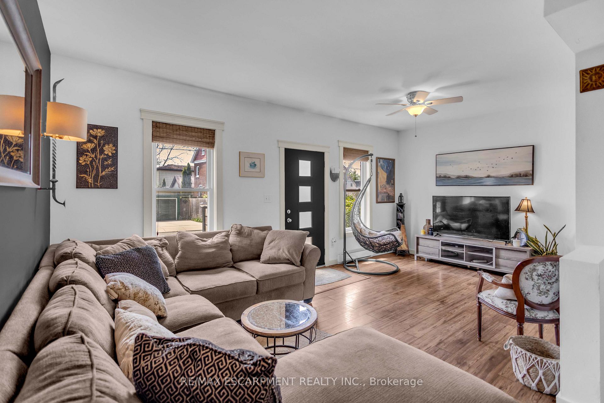 Photo 8 of 30 Sunset Avenue, Hamilton, Strathcona — HOMEH