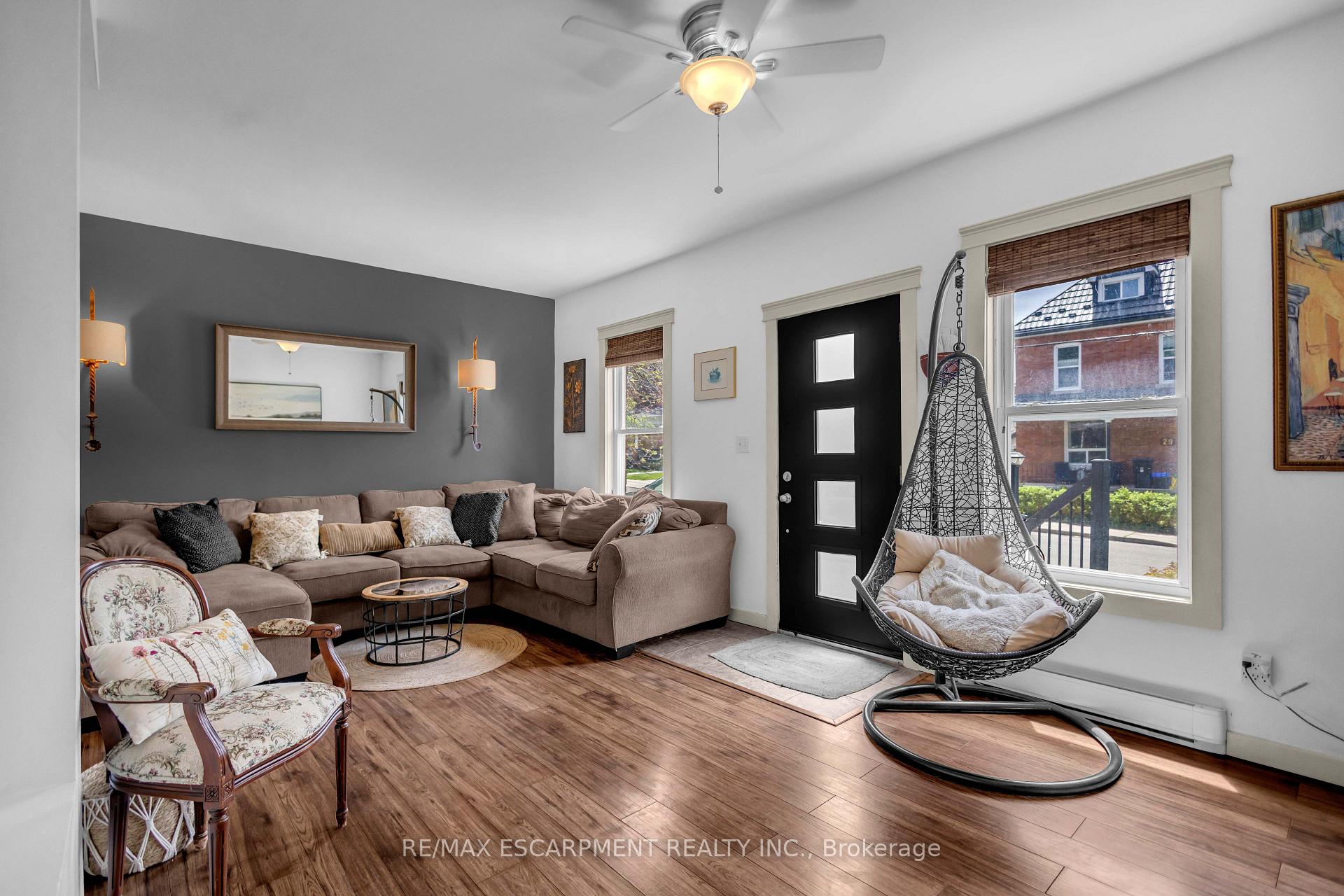 Photo 10 of 30 Sunset Avenue, Hamilton, Strathcona — HOMEH