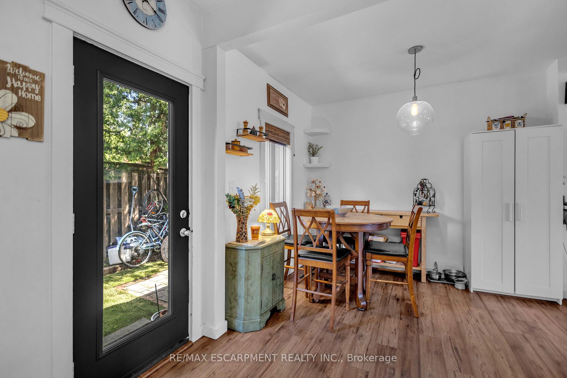 Photo 15 of 30 Sunset Avenue, Hamilton, Strathcona — HOMEH