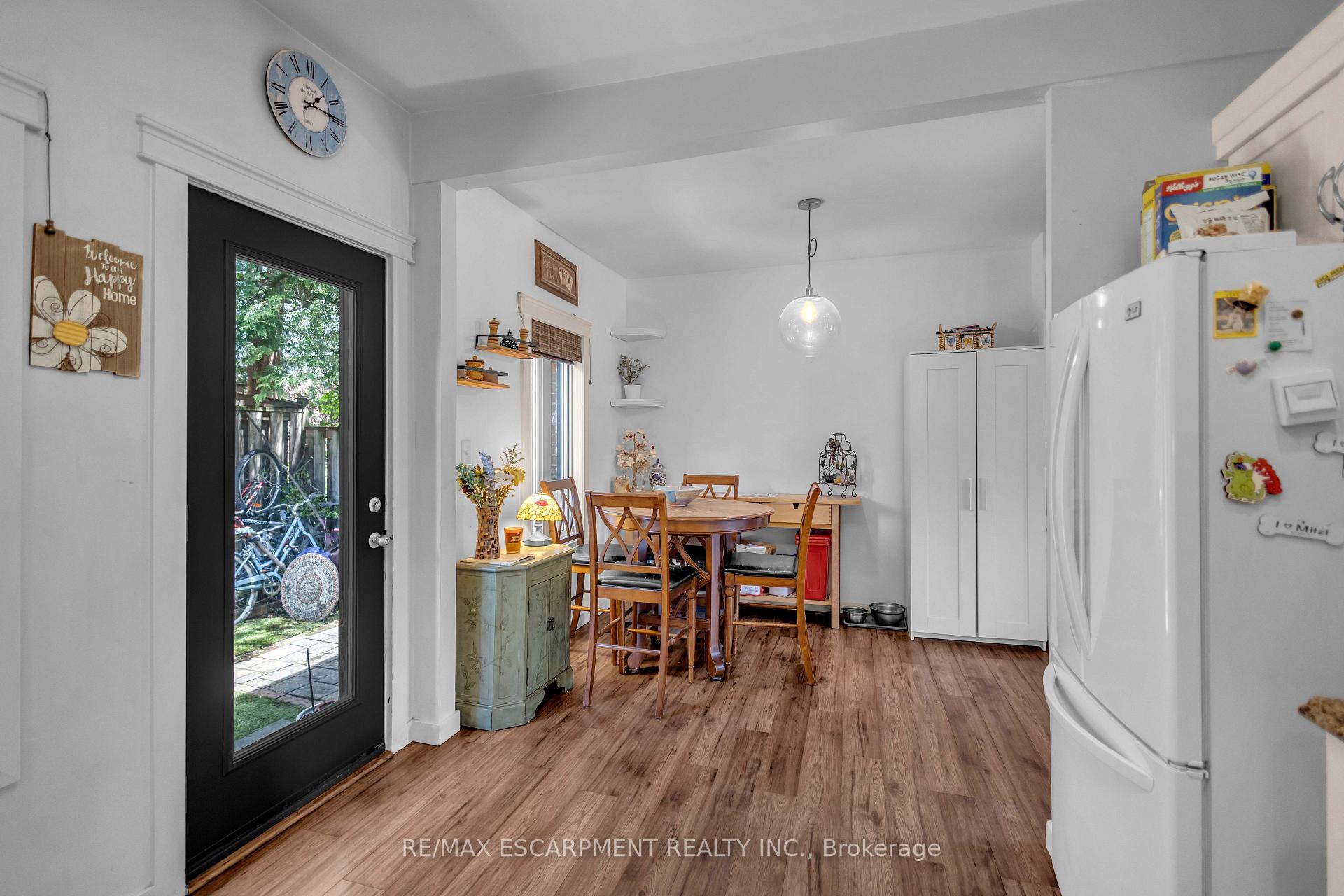 Photo 16 of 30 Sunset Avenue, Hamilton, Strathcona — HOMEH