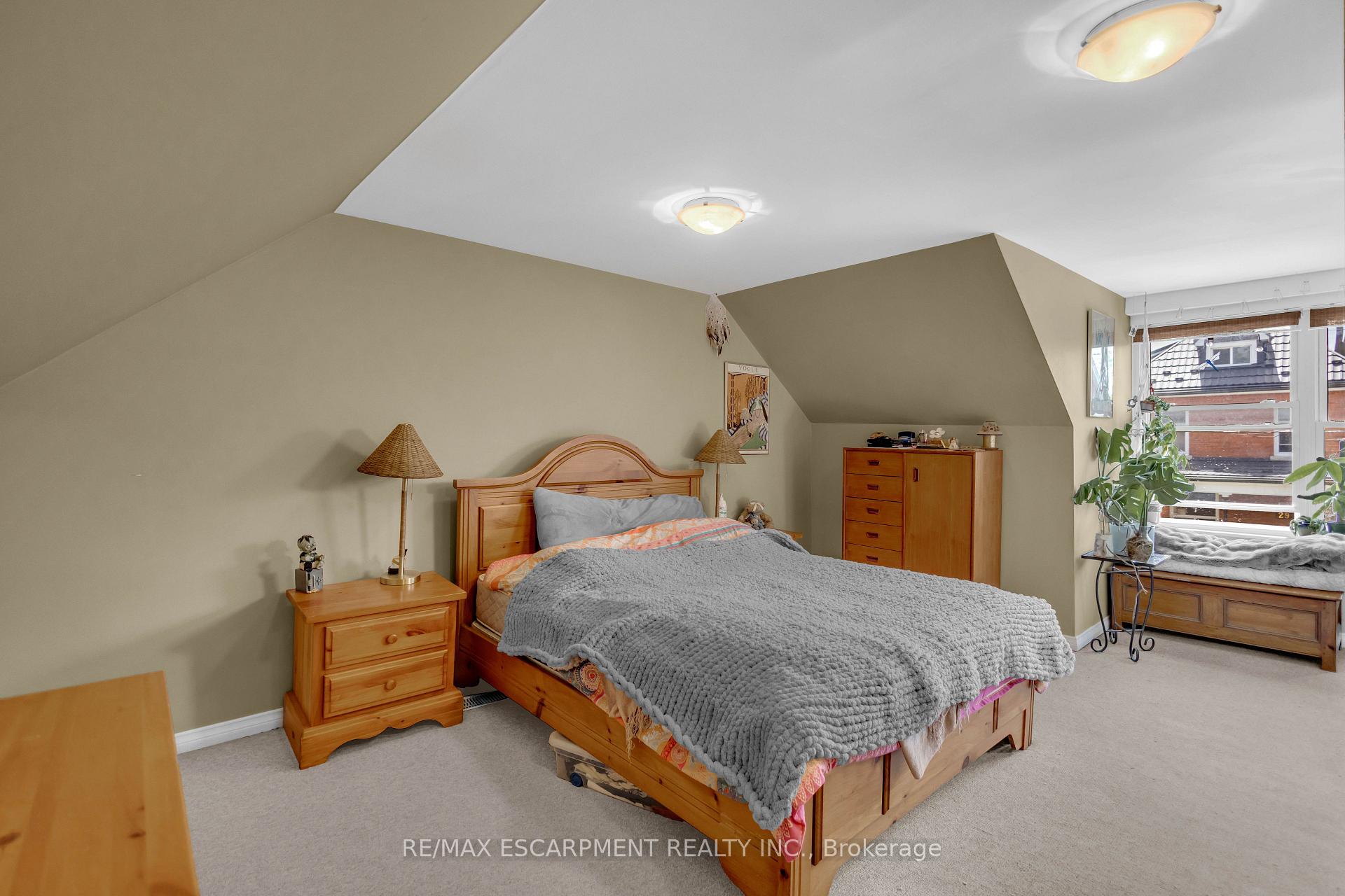 Photo 23 of 30 Sunset Avenue, Hamilton, Strathcona — HOMEH