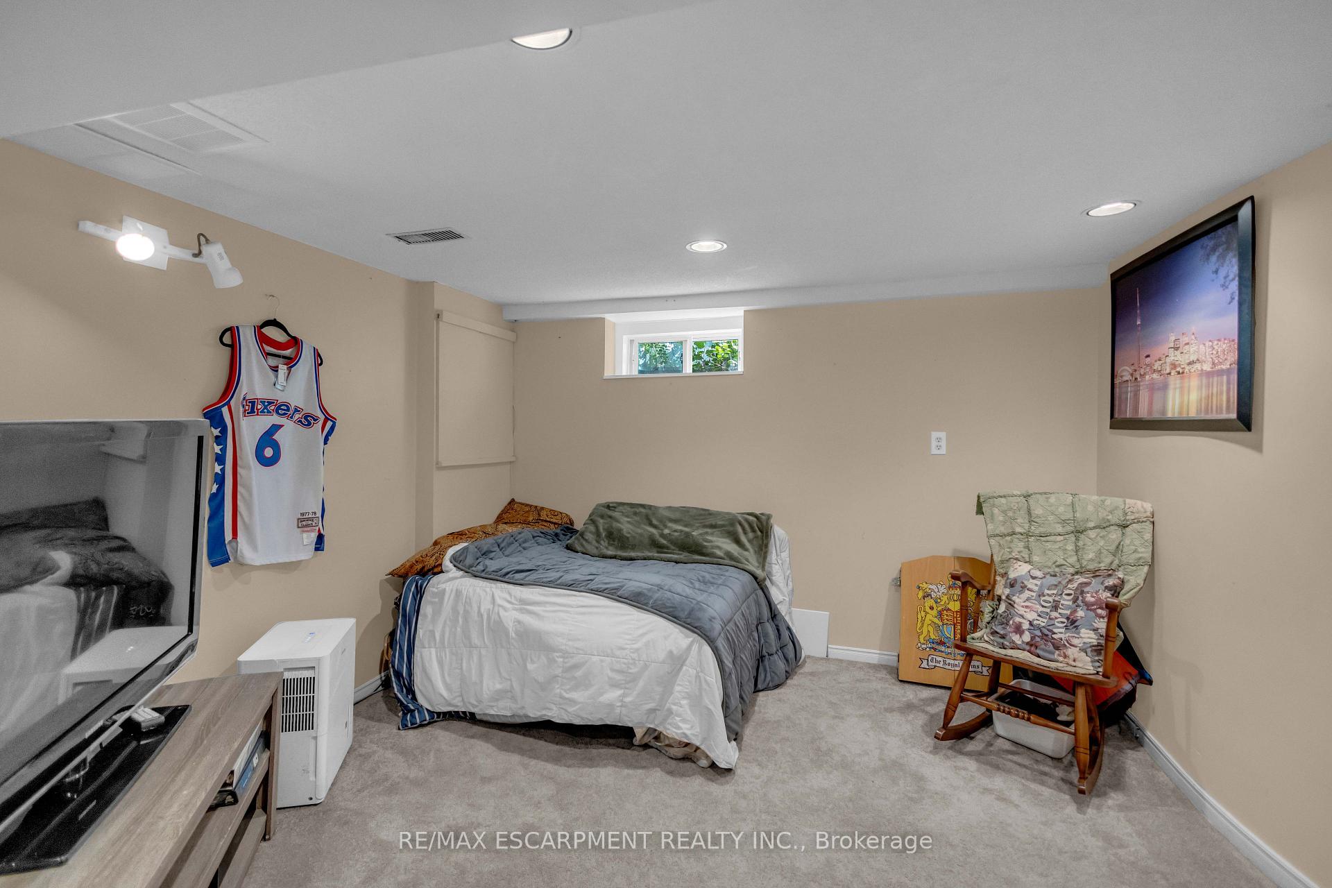 Photo 32 of 30 Sunset Avenue, Hamilton, Strathcona — HOMEH