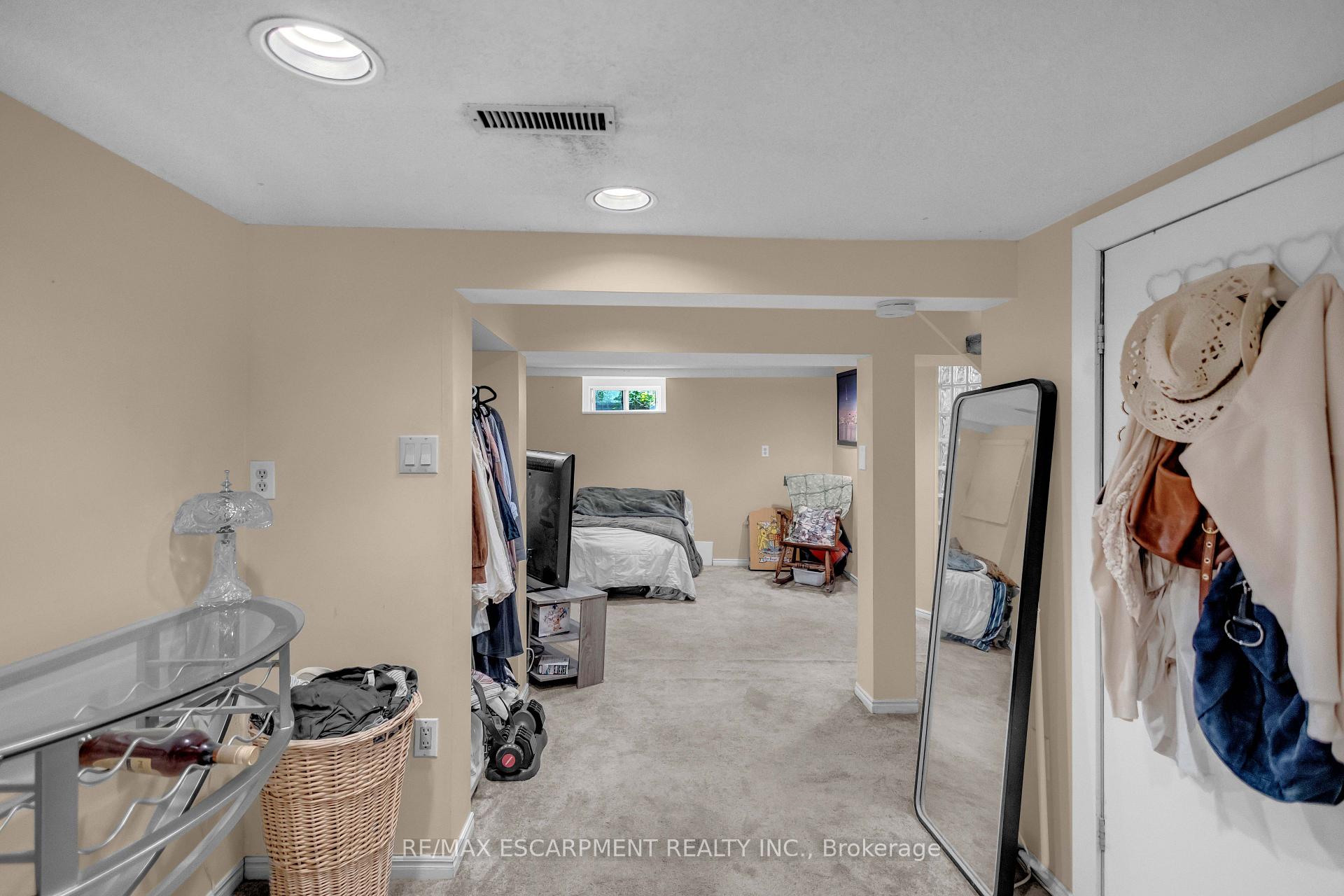 Photo 33 of 30 Sunset Avenue, Hamilton, Strathcona — HOMEH