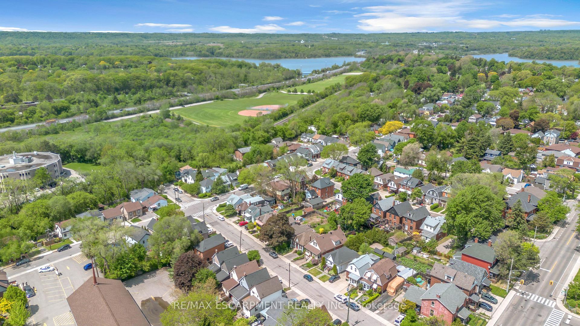 Photo 40 of 30 Sunset Avenue, Hamilton, Strathcona — HOMEH