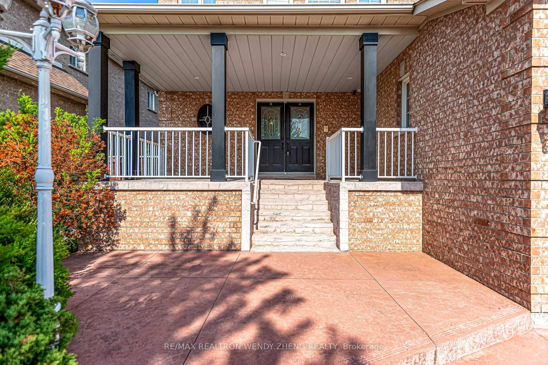 Photo 2 of 1507 Clearbrook Drive, Oshawa, Taunton — HOMEH