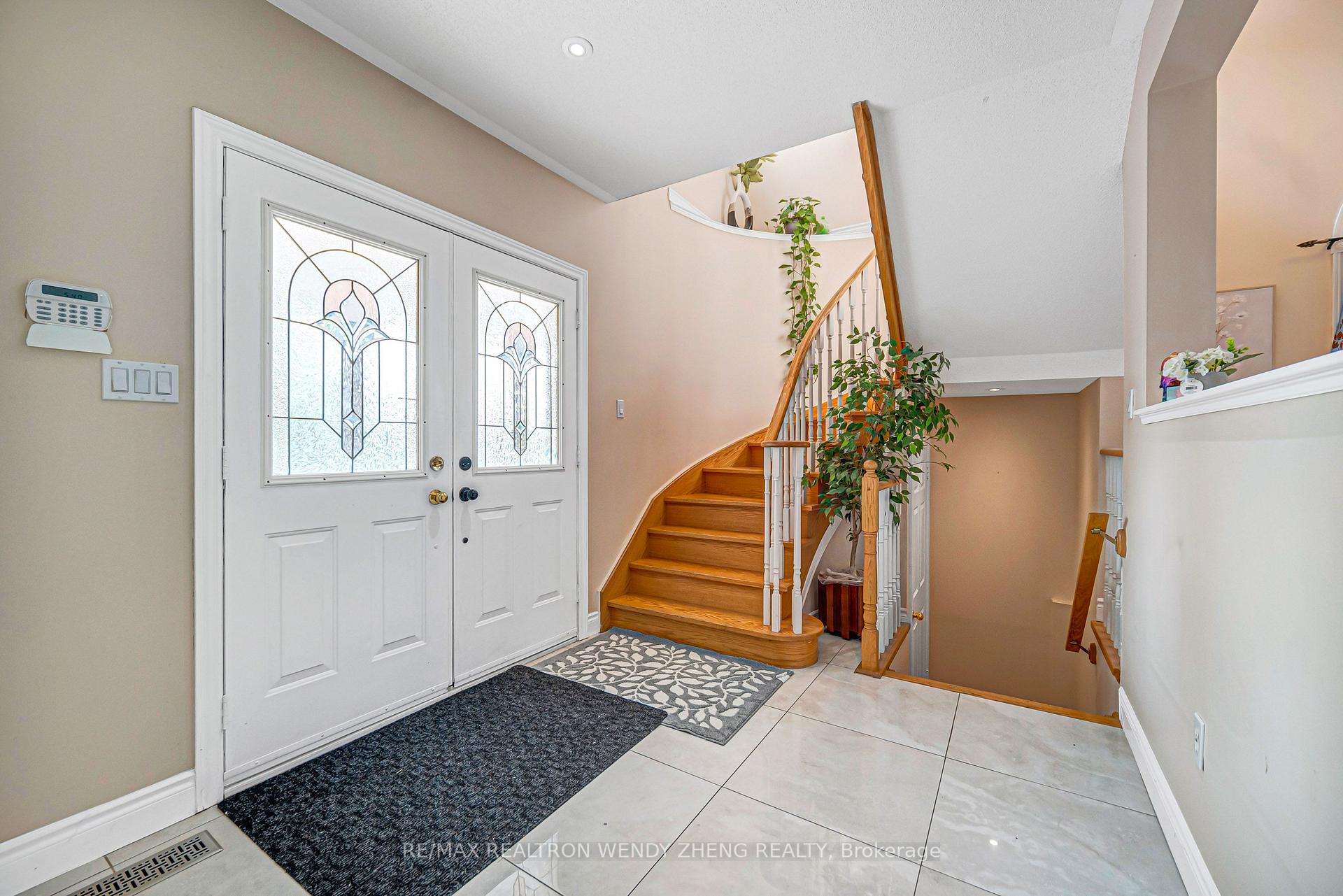 Photo 3 of 1507 Clearbrook Drive, Oshawa, Taunton — HOMEH