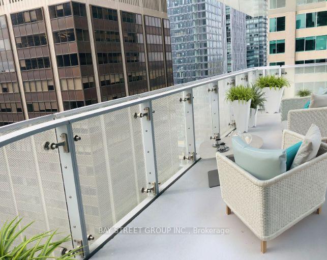 Photo 10 of Unit 1610, 1 Bloor Street E, Toronto, Church-Yonge Corridor — HOMEH