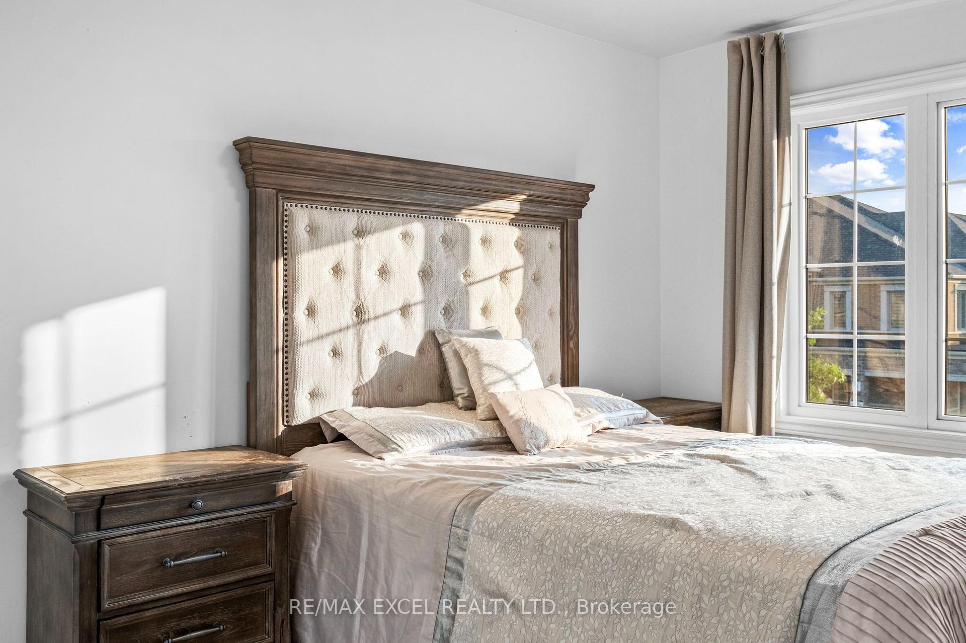 Photo 33 of 37 Macpherson Street, Whitby, Rural Whitby — HOMEH
