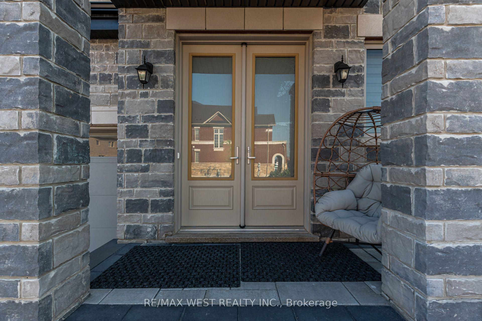 Photo 5 of 2688 Sapphire Drive, Pickering, Rural Pickering — HOMEH