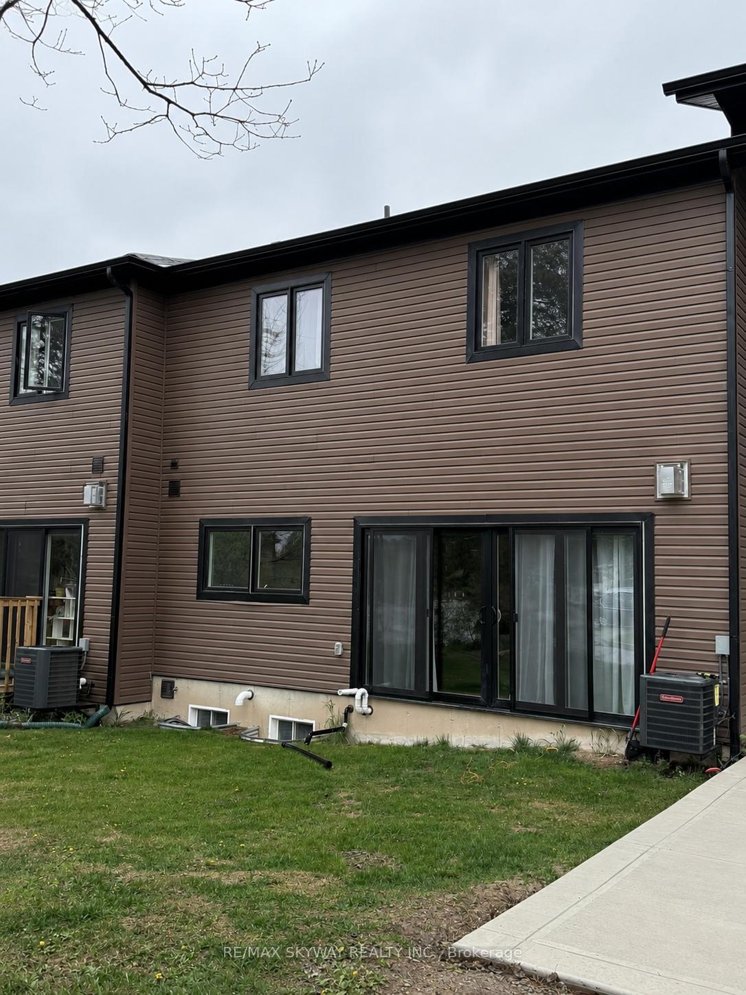 Photo 10 of 5 Trailside Drive, Haldimand — HOMEH