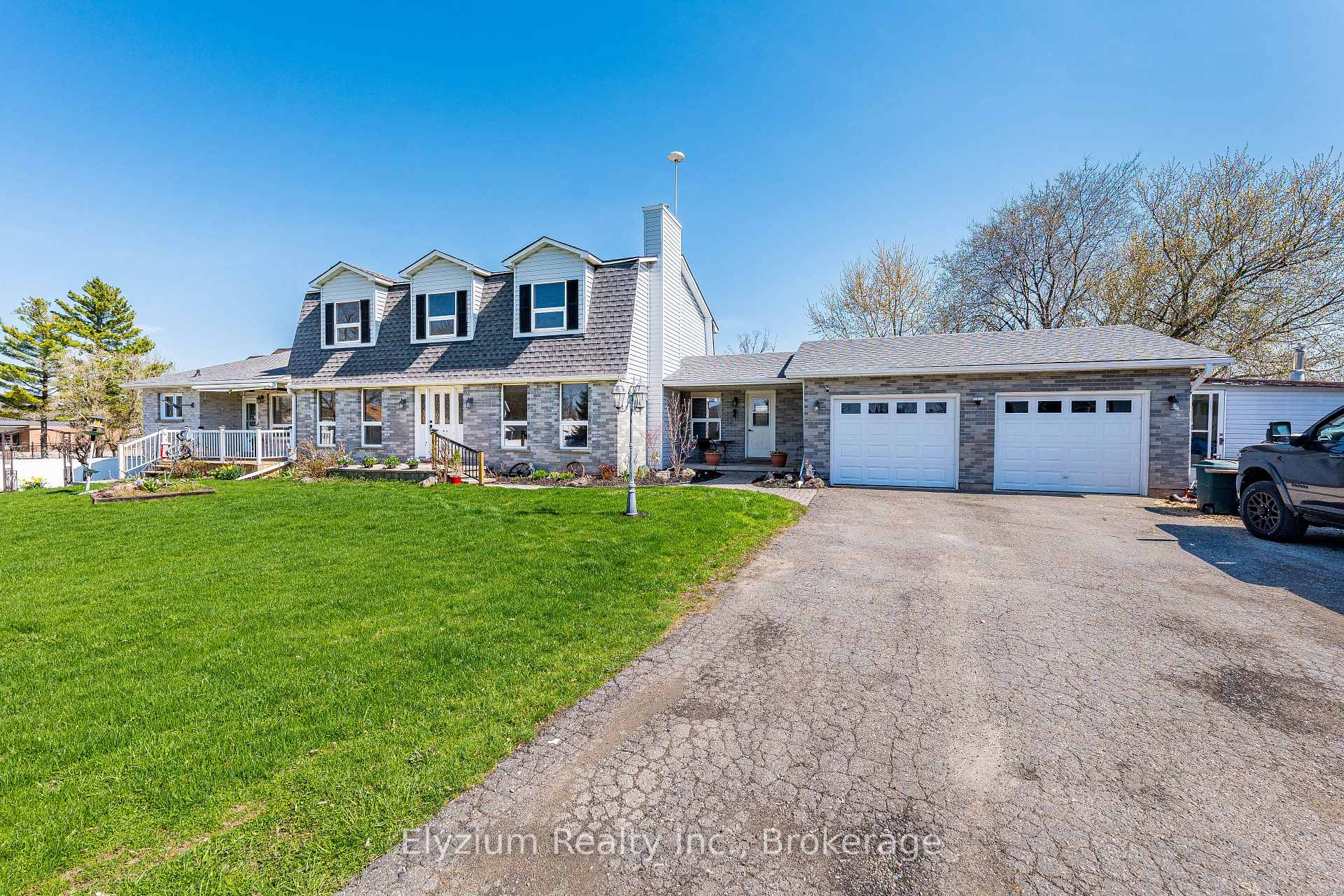 Photo 3 of 11289 Guelph Line, Milton, Campbellville — HOMEH
