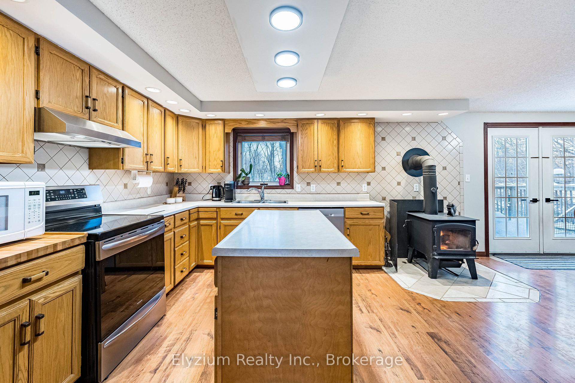 Photo 9 of 11289 Guelph Line, Milton, Campbellville — HOMEH