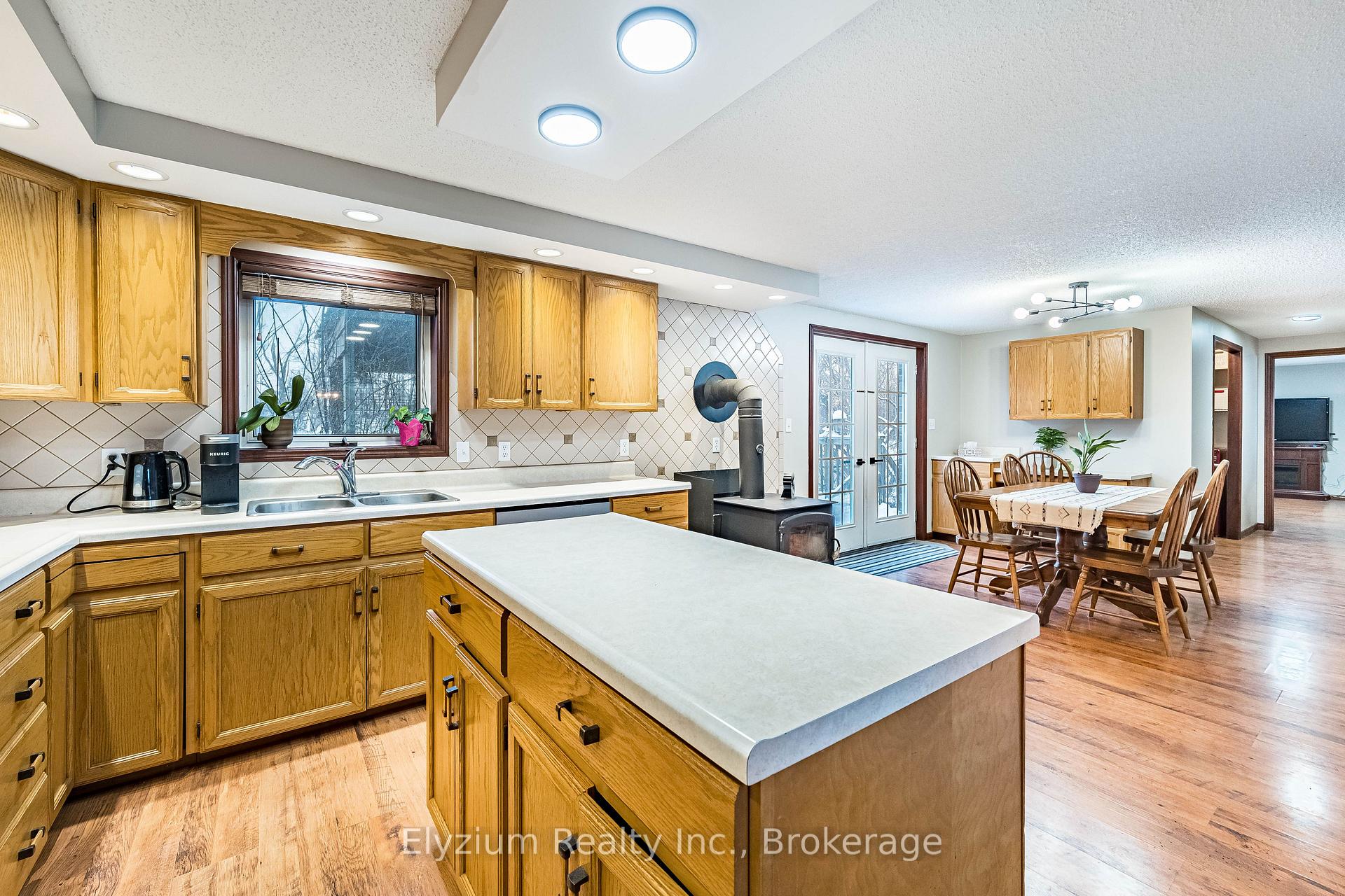 Photo 12 of 11289 Guelph Line, Milton, Campbellville — HOMEH