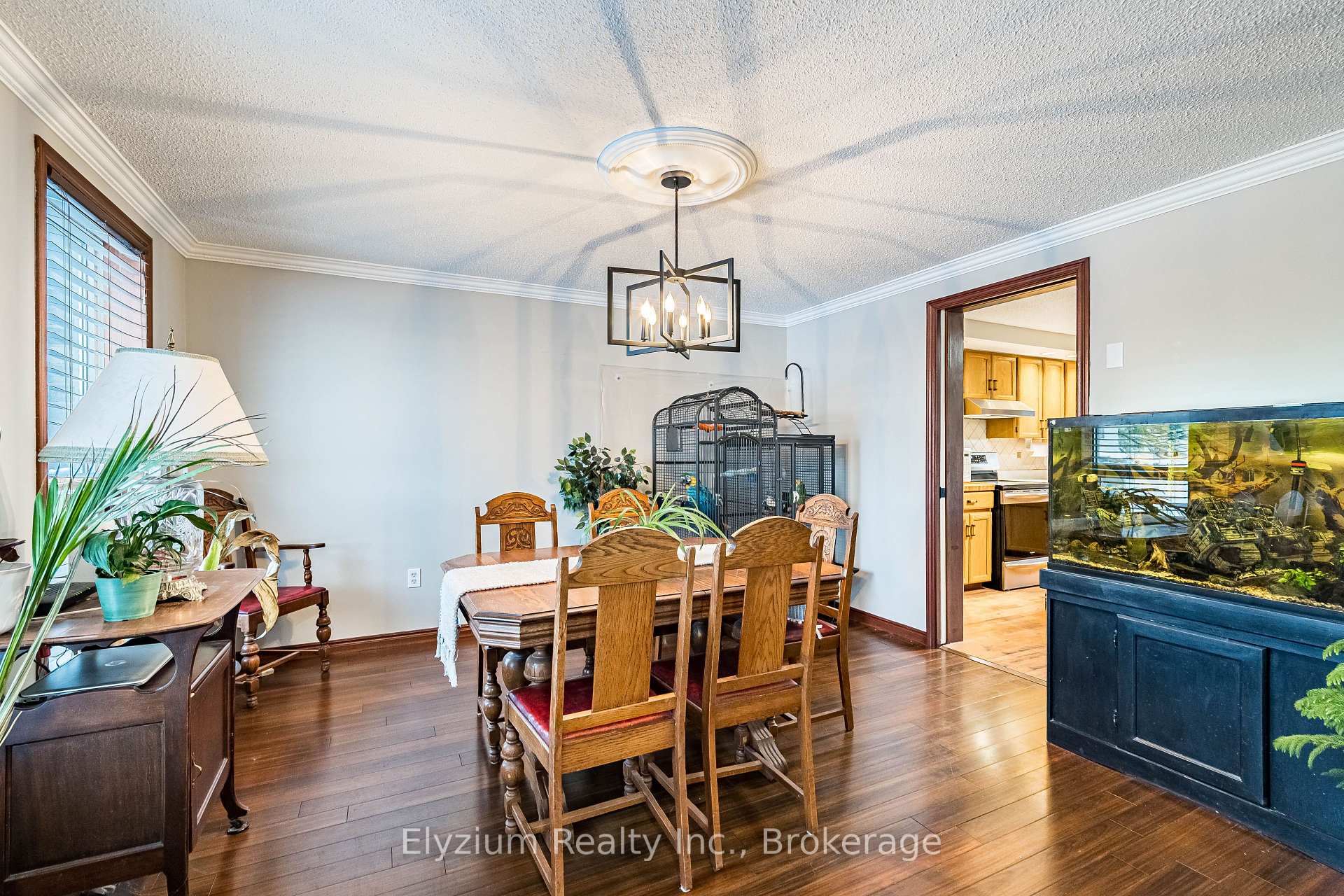 Photo 14 of 11289 Guelph Line, Milton, Campbellville — HOMEH