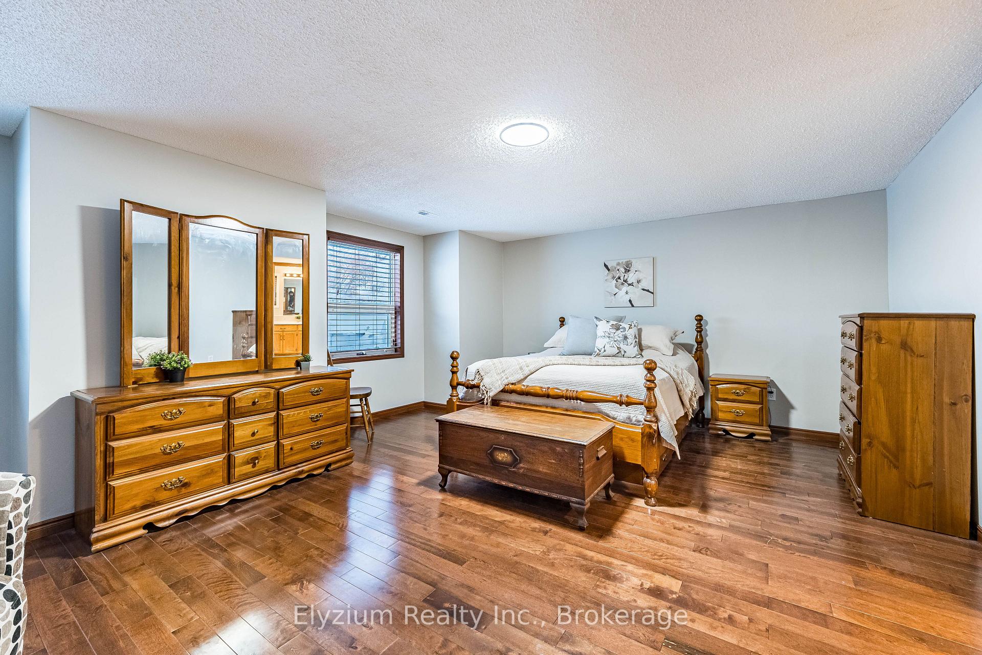 Photo 18 of 11289 Guelph Line, Milton, Campbellville — HOMEH