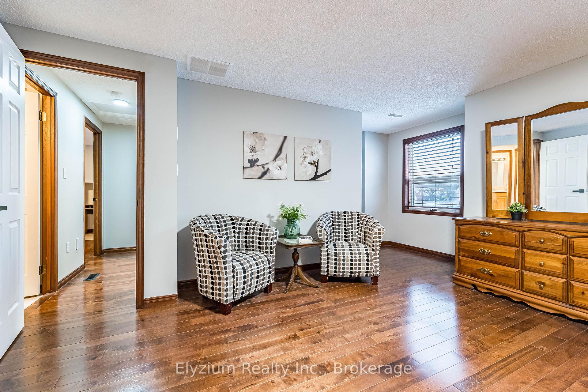 Photo 19 of 11289 Guelph Line, Milton, Campbellville — HOMEH