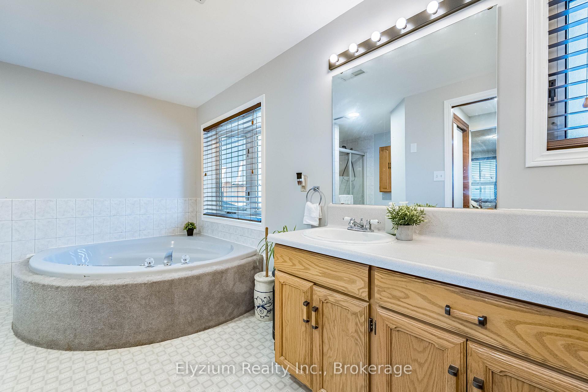 Photo 20 of 11289 Guelph Line, Milton, Campbellville — HOMEH