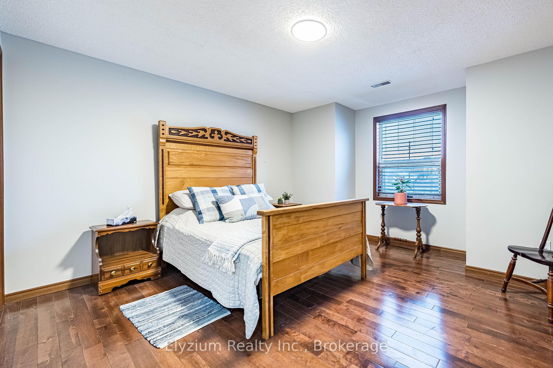 Photo 24 of 11289 Guelph Line, Milton, Campbellville — HOMEH