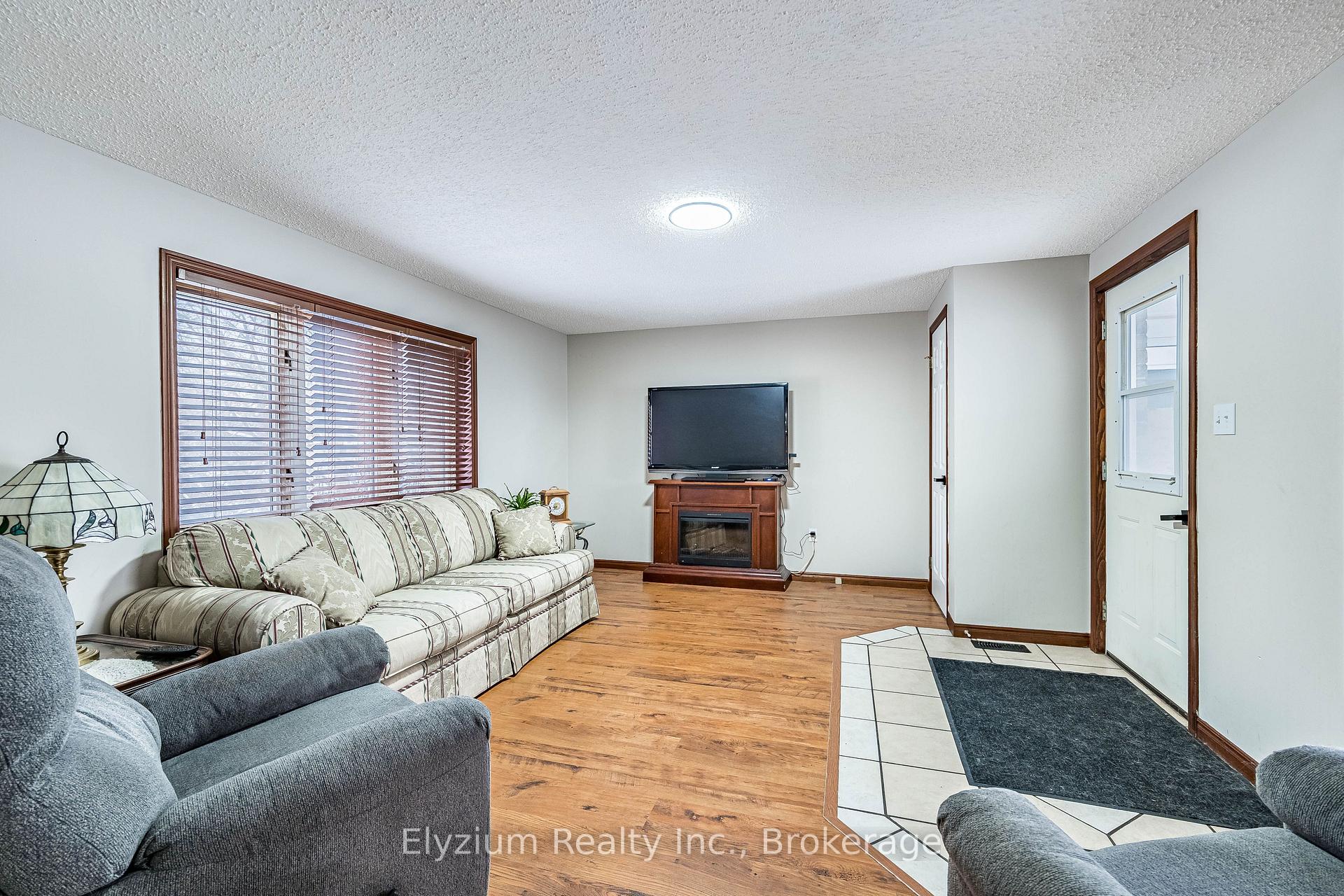 Photo 27 of 11289 Guelph Line, Milton, Campbellville — HOMEH