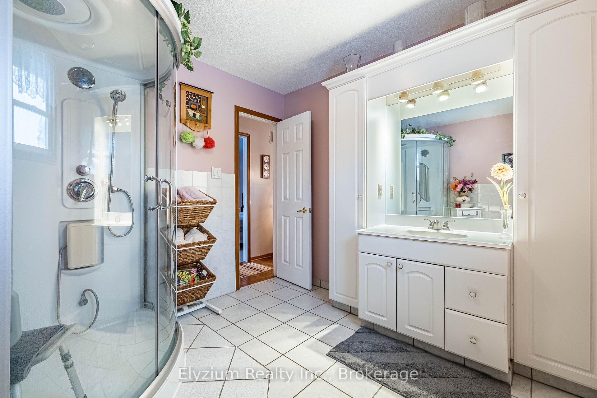Photo 38 of 11289 Guelph Line, Milton, Campbellville — HOMEH