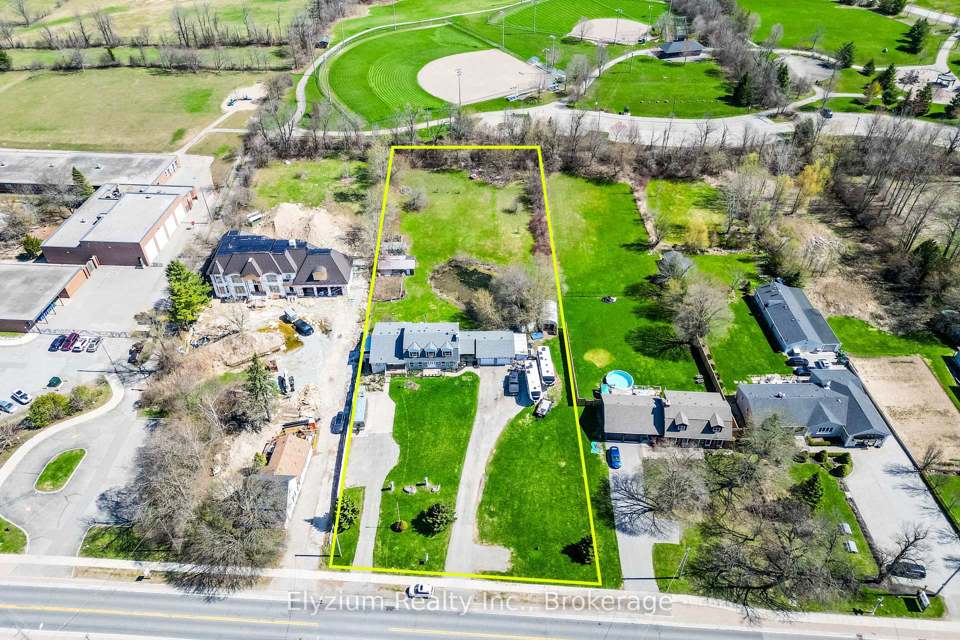 Photo 43 of 11289 Guelph Line, Milton, Campbellville — HOMEH