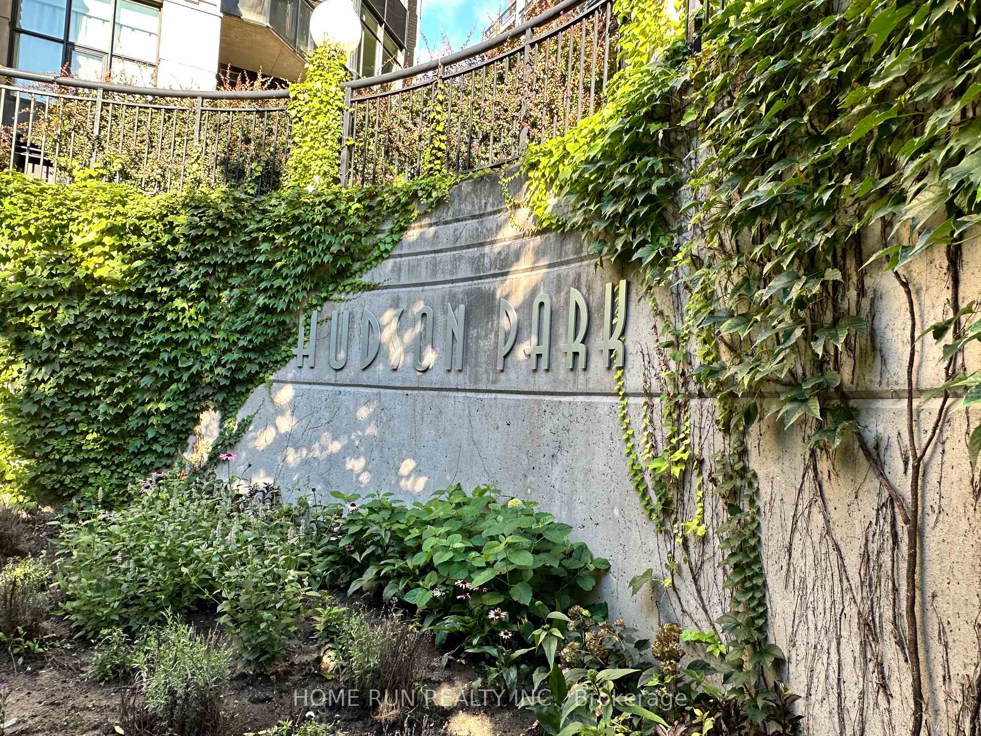 Photo 2 of Unit 714, 235 Kent Street, Ottawa, Ottawa Centre — HOMEH