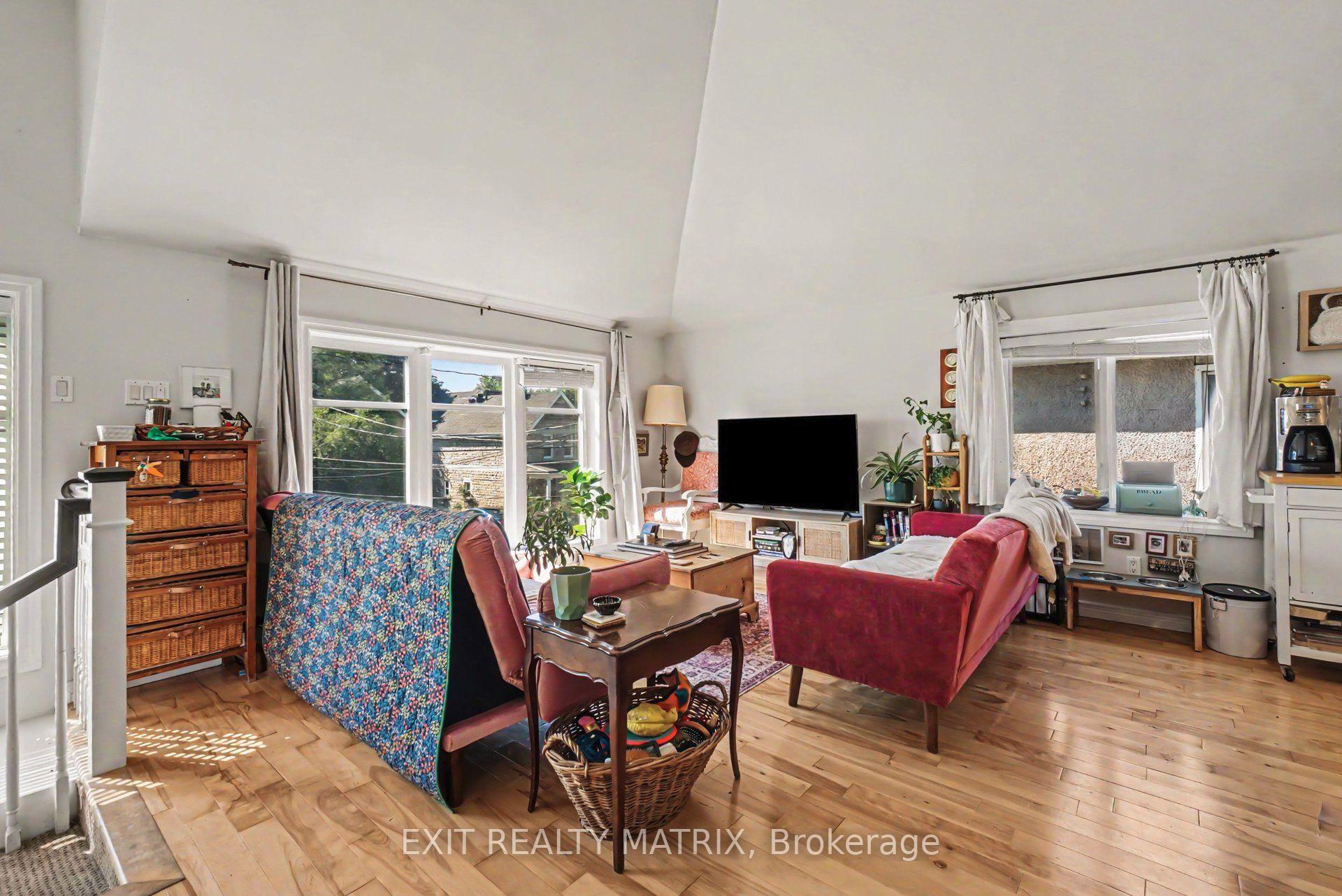 Photo 4 of 59 Laval Street, Ottawa, Vanier — HOMEH